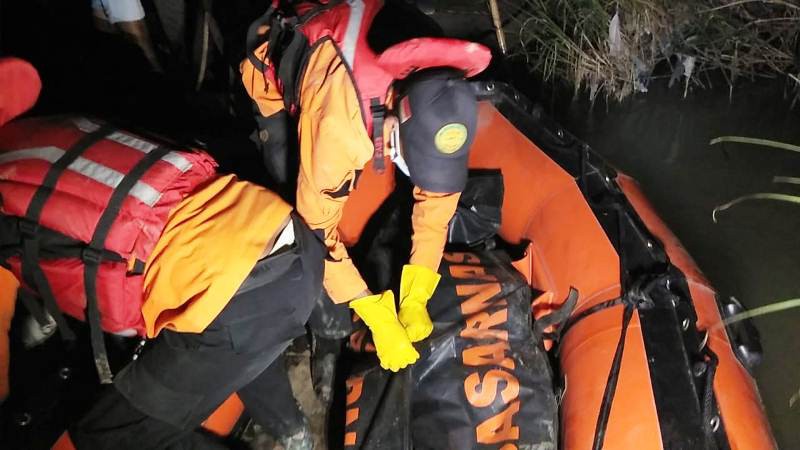 Setelah Dua Harui, Jazad Kakek yang Tercebur di Sungai Pemali Ditemukan Tersangkut di Akar