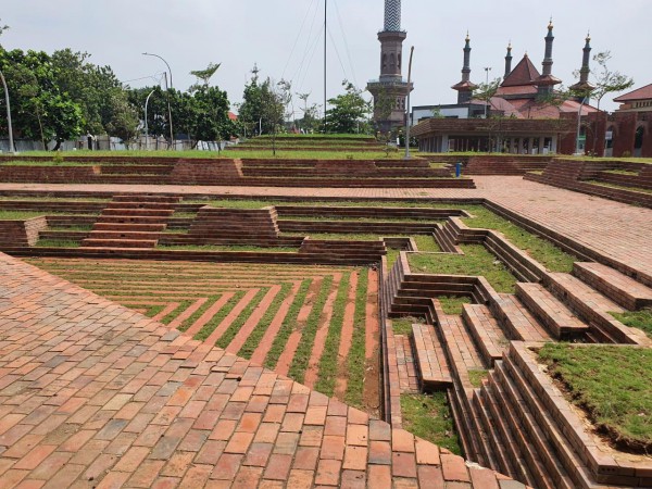 Revitalisasi Rampung, Warga Cirebon Bisa Bergembira di Alun-alun Kejaksan