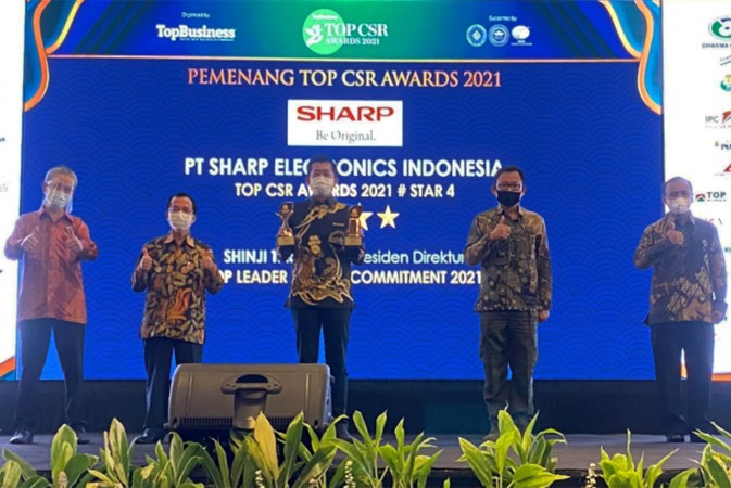 Sharp Indonesia Dianugerahi Top CSR Awards 2021 & Indonesia Green Award 2021