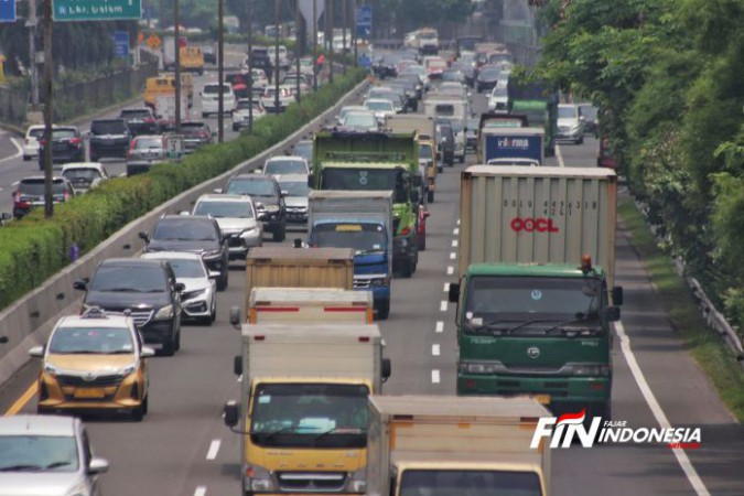 Sudah Dilarang Bepergian, Kendaraan yang Tinggalkan Jakarta Malah Ribuan