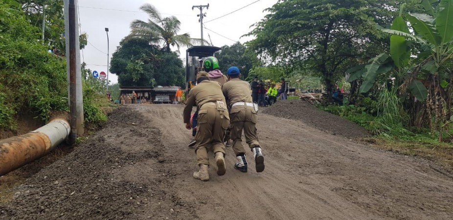 Fraksi Golkar Menilai BPBD Lamban Tangani Jalan di Bukit Clirit