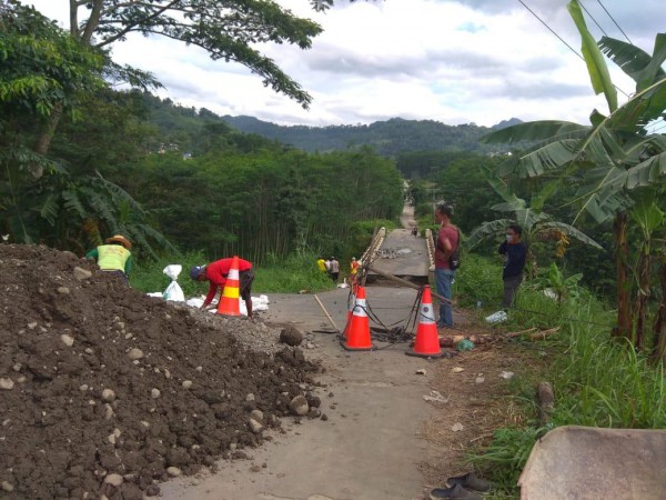 Perbaikan Jembatan Kali Gintung Ditarget Selesai Sebelum Lebaran