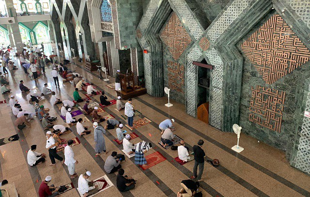 Kemenag Izinkan Buber dan Salat Tarawih di Ruangan, Syaratnya Kapasitas Hanya 50 Persen