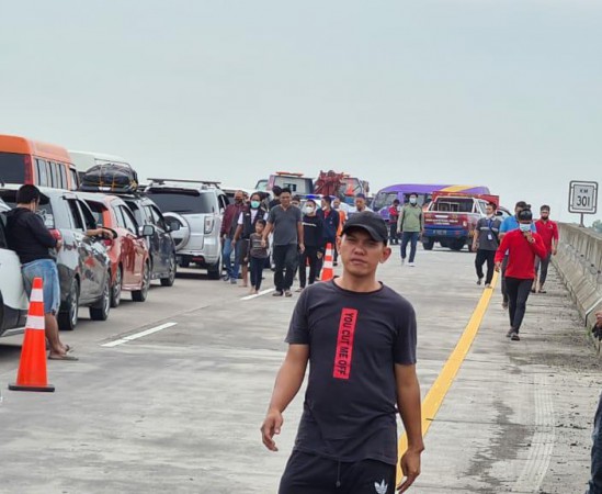 Kecelakaan di Ruas Tol Pejagan-Pemalang, Satu Orang Terjepit Kendaraan