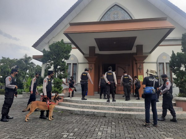 Antisipasi Teror saat Paskah, Polres Tegal Kota Terjunkan K-9 dan Jibom Sterilisasi Gereja
