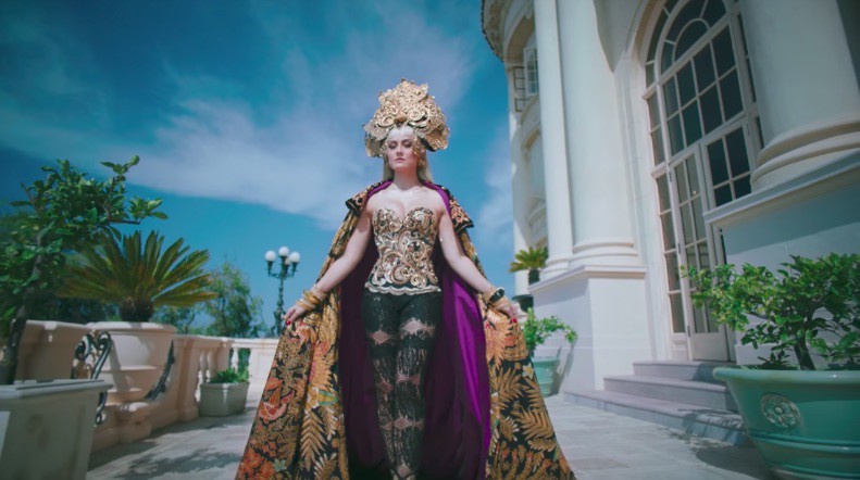 Ada Lambang Burung Garudanya, Video Klip Terbaru Agnez Mo Tuai Kontroversi