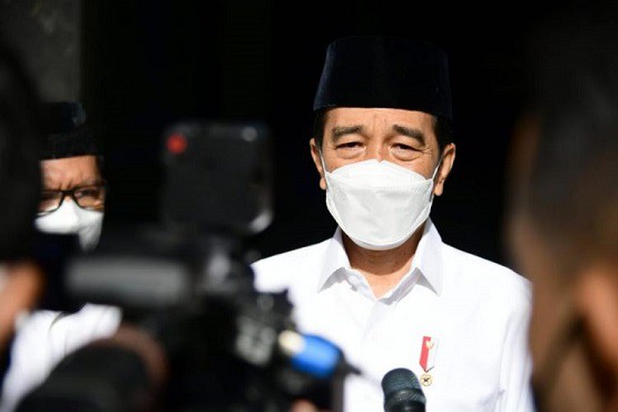 Bela soal Bipang, Ngabalin Sebut Jokowi Bapak Semua Agama, Wawat Kurniawan: yang Mana?