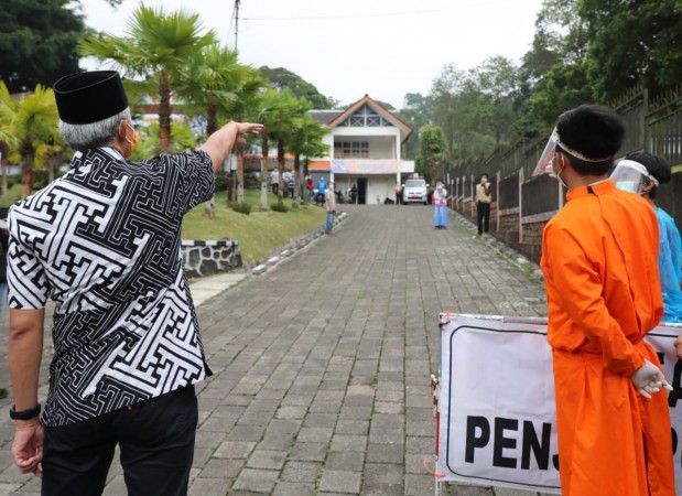 50 Pasien Covid-19 Klaster Tarawih di Banyumas Masih Diisolasi, Ganjar: Kalau Ada Keluhan Jangan Sungkan Ngomo