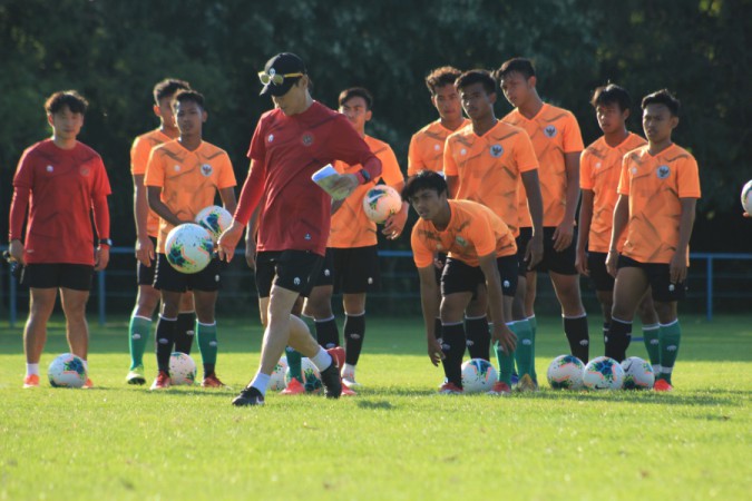 Tiba dari Korsel, Shin Tae-yong Harus Dikarantina Lima Hari Baru Latih Timnas