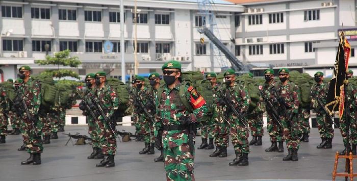 Teroris KKB Pasti Keder, 400 Personel 'Pasukan Setan' Diangkut KRI 592 Banjarmasin ke Papua