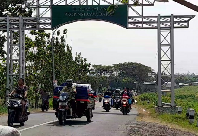 Sehari Menjelang Larangan, Jalur Alternatif di Brebes Dipadati Pemudik