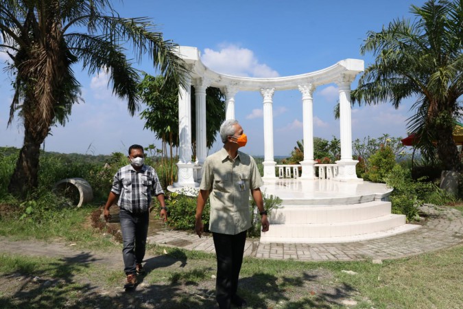 Cek Tempat Wisata yang Buka, Ganjar Temukan Wisatawan Tidak Pakai Masker: Maksimal 30 Persen, Tak Bisa Dikontr