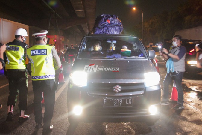 Penyekatan Efektif Tangkal Pemudik, Empat Hari Hanya 381.851 Mobil Tinggalkan Jakarta