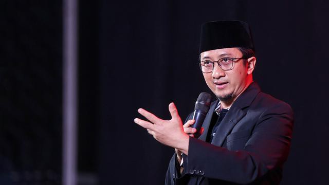 Heboh Foto Lama Jokowi Sungkem ke Ma'ruf Amin, Netizen Bully Ustaz Yusuf Mansyur: Hoaxnya Kentara Banget