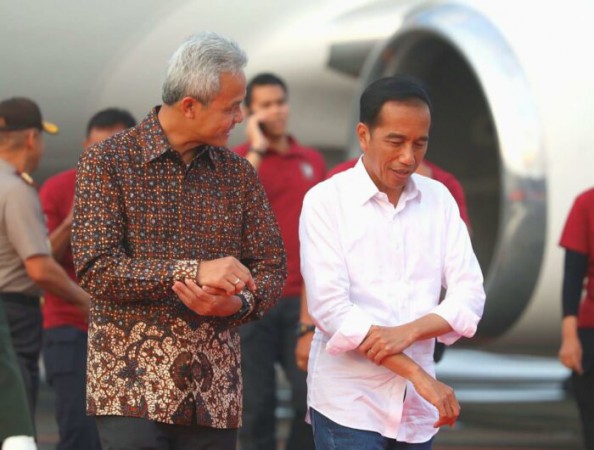 Milih Bertemu Ganjar, Rocky Gerung Sebut Jokowi Lecehkan Megawati Karena Tak Hadiri Acara Besarnya