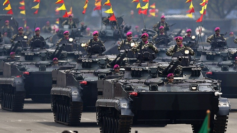 Berisiko Tinggi, Presiden Harus Berani Ambil Alih Rencana Pembelian Senjata Militer Rp1.760 Triliun