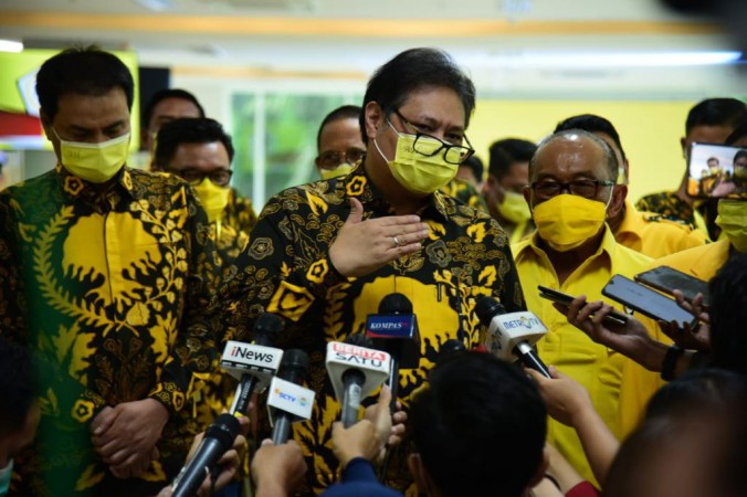 Airlangga Hartarto Minta Kader Golkar Ikut Partisipasi Tanggulangi Covid-19