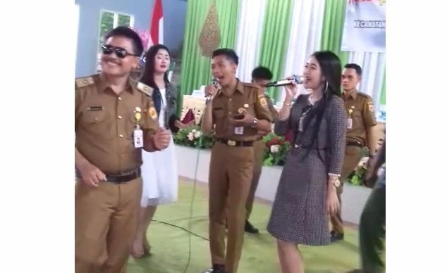 Kades dan Pamong Joget dengan Biduan Tanpa Prokes, Bupati Grobogan: Sudah Langsung Ditangani Kepolisian