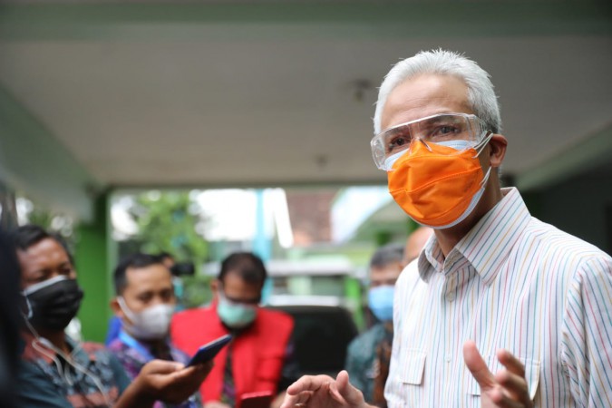 Temukan Pasien Terlantar di Depan IGD saat Sidak RSUD Kartini, Ganjar: Ini Bahaya