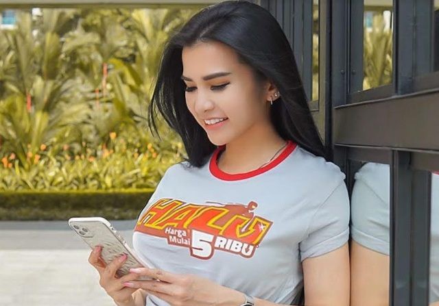 Selain Pernah Diajak Threesome Artis Terkenal, Maria Vania Juga Ditawari Jadi Istri Kedua