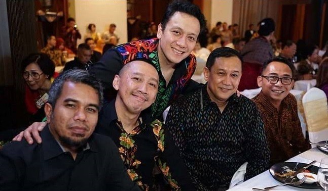 Denny Siregar Cs Dicap Intel Gara-gara Foto Ini, Ada Karni Ilyas Juga