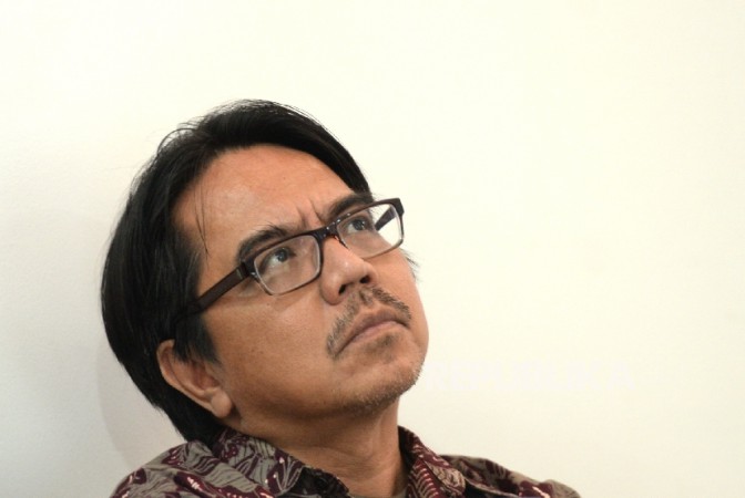 Meme The King of Lip Service BEM UI Disebut Pandir, Ade Armando: Dulu Masuk UI Nyogok Ya?