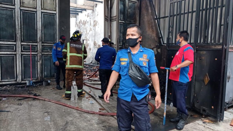 Pemilik Membakar Sampah, Gudang Mebel di Pacul Kabupaten Tegal Terbakar dan Merugi Rp300 Juta