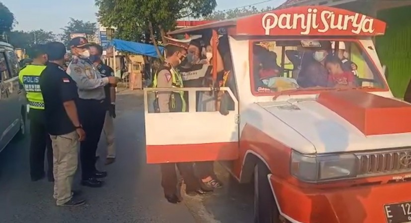 Beroperasi saat PPKM Darurat, Petugas Gabungan Sita Odong-odong di Brebes