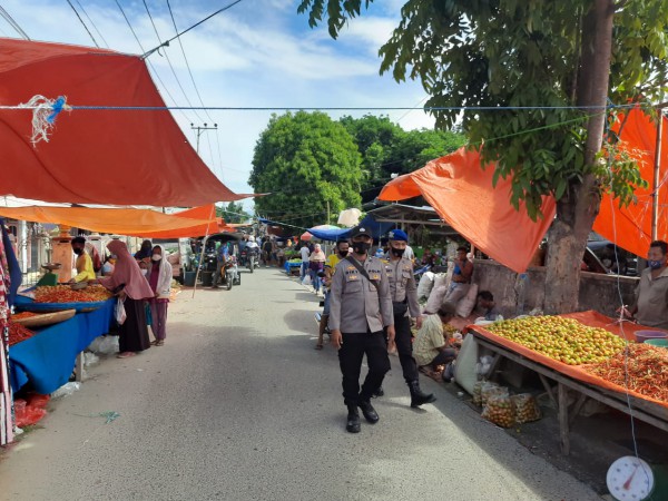 Polisi Diinstruksikan Bantu Awasi Jam Buka Tempat Usaha dan Pasar Trasdisional