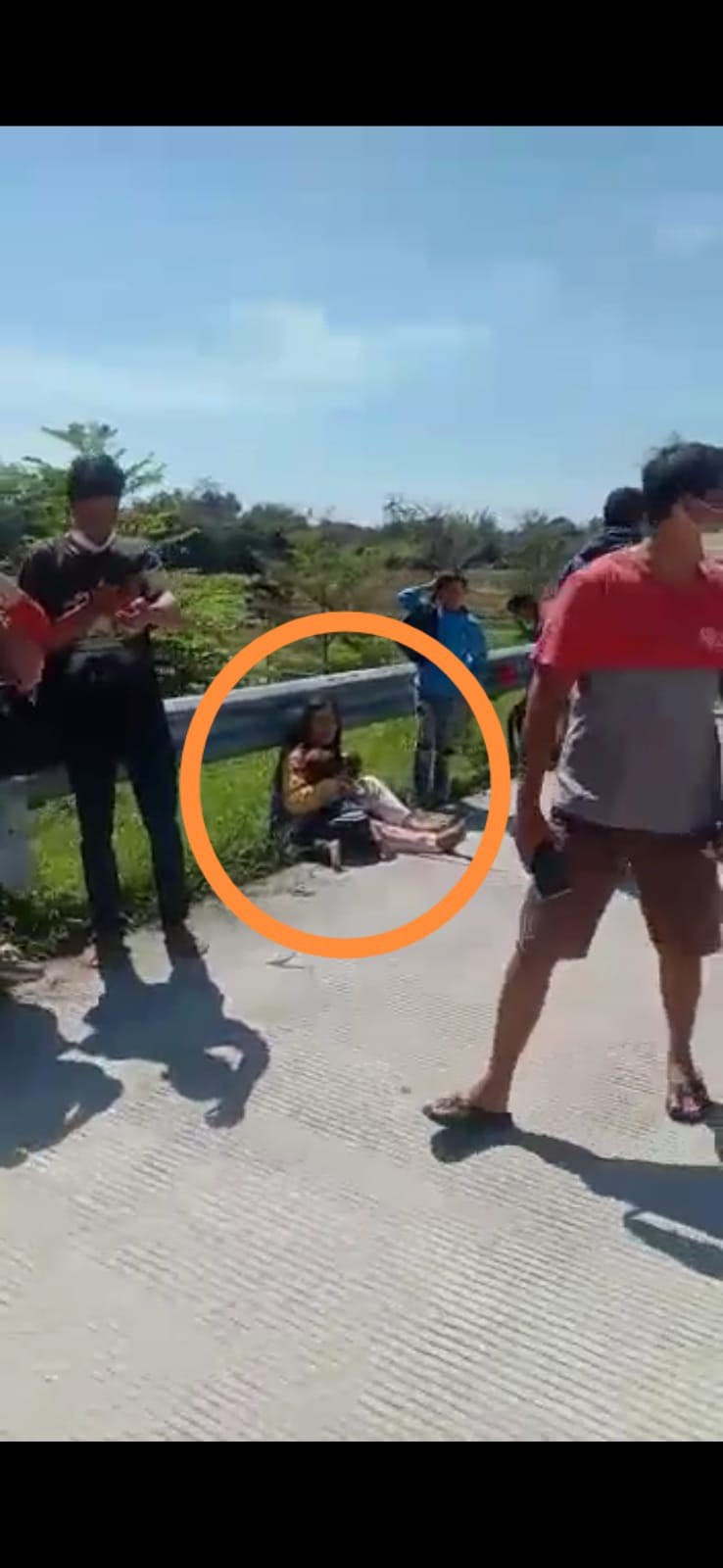 Aksi Heroik Seorang Ibu Selamatkan Dua Bayinya saat Tabrakan Bus vs Truk di Tol Pemalang Viral