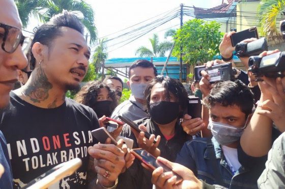 Diperiksa Enam Jam sebagai Saksi, Handphone Jerinx Disita Polisi