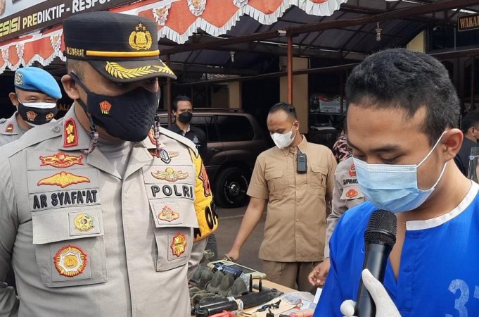 ABG Penumpang Travel Asal Margasari Dicabuli Sopirnya di Dalam Mobil, Pelaku: Saya Baru Kali Ini Melakukannya 