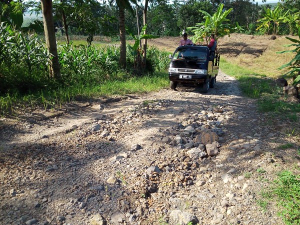Keterbatasan Anggaran, Perbaikan Jalan Wotgalih-Dukuh Bangsa Kabupaten Tegal Hanya Satu Kilometer