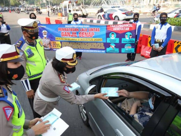 100 Titik Penyekatan Dihentikan, Polisi Ganti dengan Uji Coba Ganjil-Genap di Delapan Ruas Jalan