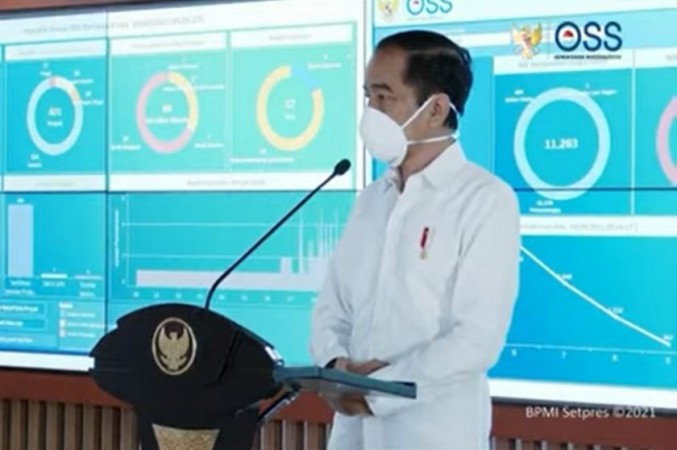 Janji Cegah Suap Pengurusan Izin Usaha, Jokowi: Saya Akan Awasi Langsung di Lapangan