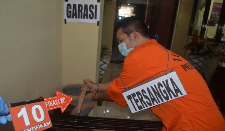 Sempat Tertawa-tawa di Kamar, Suami Tusuk Leher Istrinya sampai Tewas Bersimbah Darah