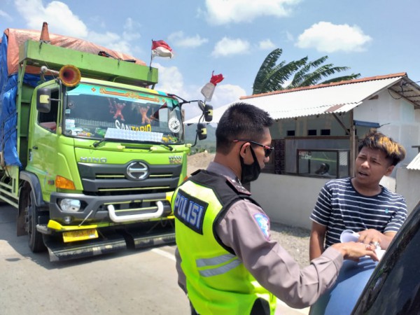 Polisi Lakukan Penyekatan ODOL di Jalur Paguyangan-Bumuayu