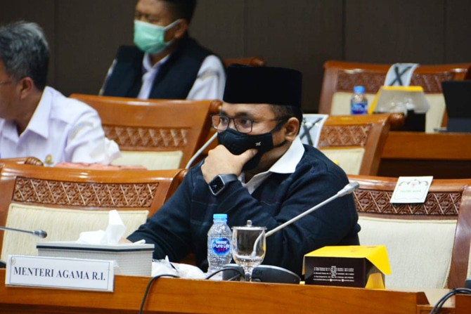 Marak Penghinaan Simbol Agama, Menag Yaqut: Mereka yang Bukan Seiman Adalah Saudara dalam Kemanusiaan