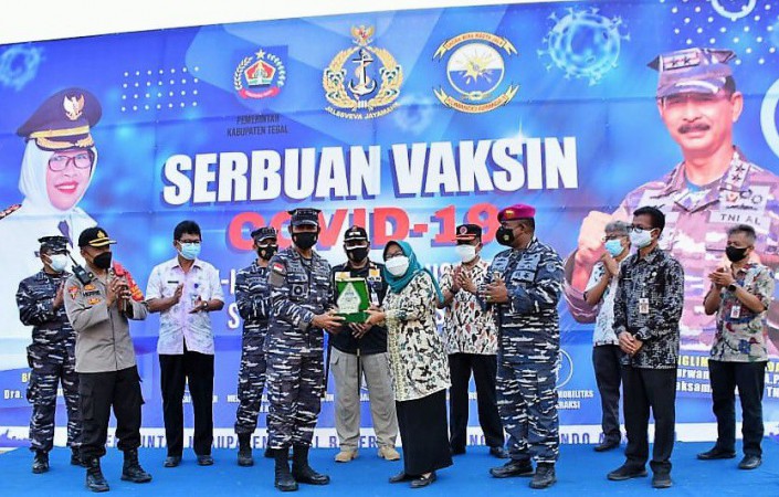 Bupati Tegal Berharap TNI AL Kembali Gelontorkan Vaksin Tahap Kedua
