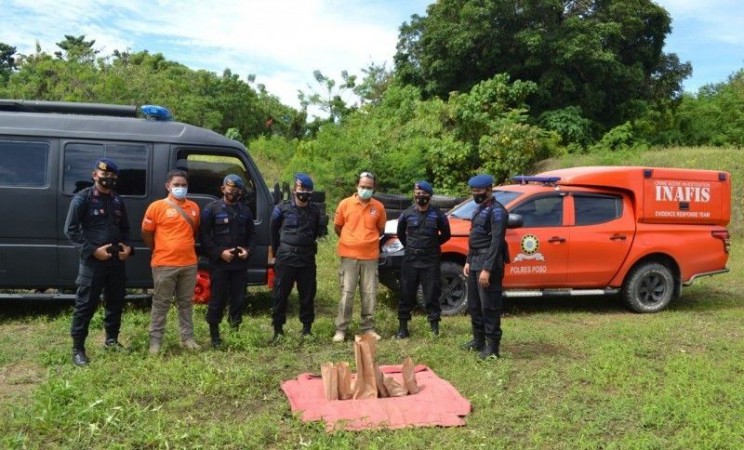 11 Bom Lontong Berdaya Ledak Tinggi Milik Teroris MIT Poso Diledakkan