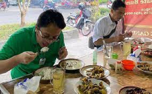 Wamendag Coba Makan Di Warteg Dan Bilang Hanya Butuh Menit Detik Nongkrong Tinggalkan Dulu