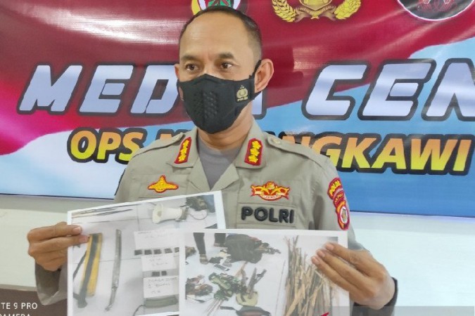 Dihadang Polisi Truk Pelat Merahnya Tak Mau Berhenti, Oknum PNS Diduga Suplai Senjata ke KKB