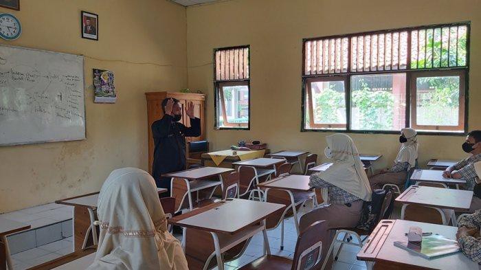 Jangan Hambat Siswa Belum Tervaksin Ikuti PTM, Ketua DPRD: Sekolah Justru Harus Fasilitasi Suntik Vaksin