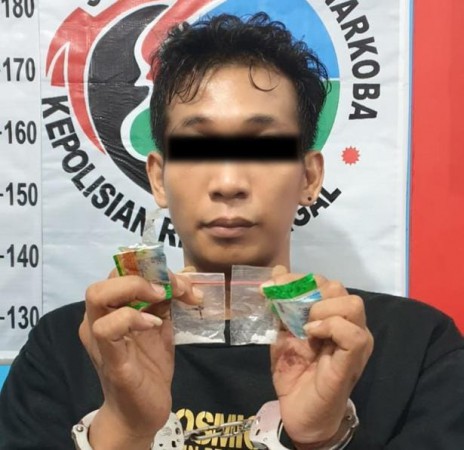 Sergap Pengedar saat Hendak Transaksi, Polisi Temukan Sabu dan 5.000 Pil Heximer