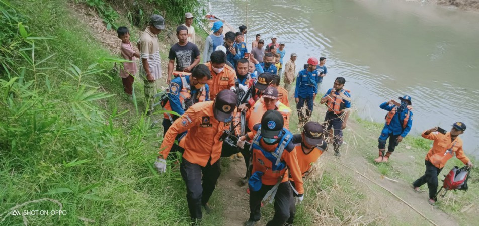 Bocah yang Hilang di Sungai Pemali Ditemukan Meninggal Dunia Terseret Arus 2 Kilometer