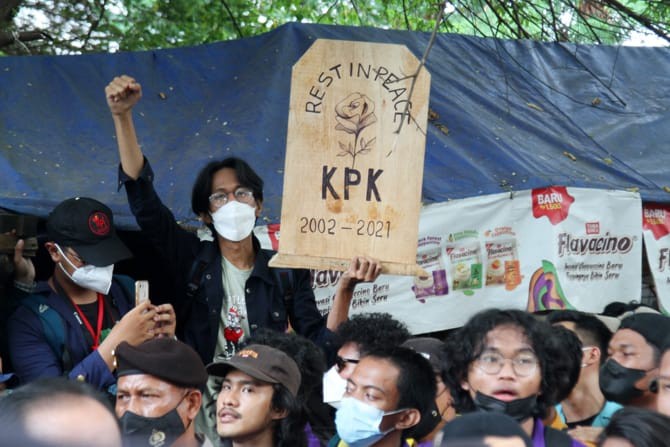 Demo di Gedung KPK, Ribuan Mahasiswa Usung Lima Tuntutan, Salah Satunya Firli Didesak Mundur