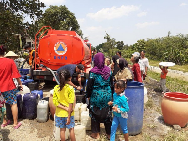 Kekeringan, 9.000 Liter Air Bersih Digelontorkan ke Margajaya Kabupaten Tegal