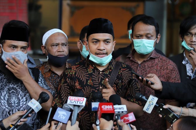 Aziz Yanuar Bawa Kabar Baru soal Lima Anak Buah Habib Rizieq yang Ditahan: Akan Bebas!