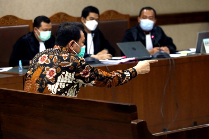 Azis Syamsuddin Ngeles saat Disidang, KPK: Nggak Ngaruh!