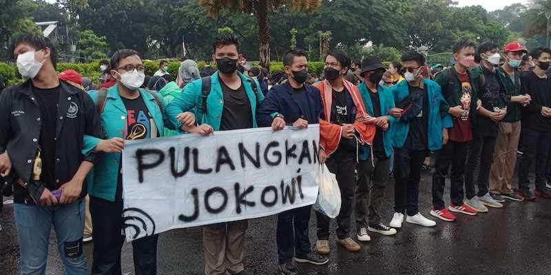 Demo BEM SI di Patung Kuda, Mahasiswa Minta dan Teriakkan Pak Jokowi Mundur